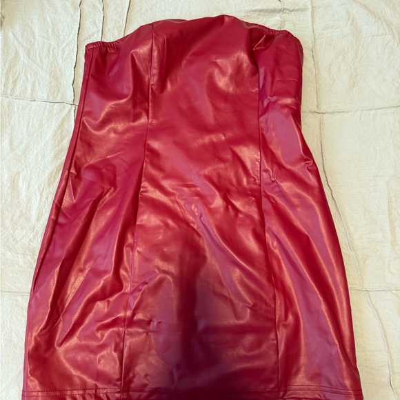 Dresses & Skirts - Red Strapless Mini Dress
